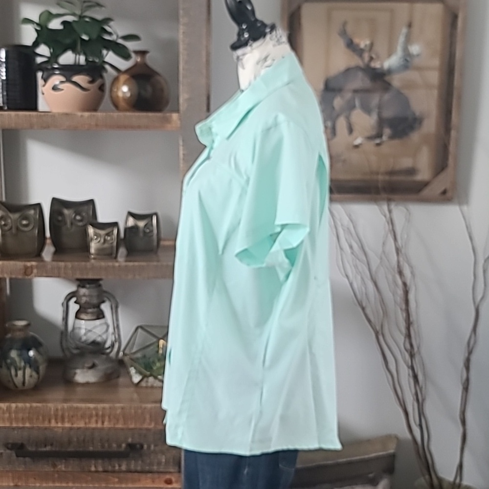 Columbia Light Mint Short-Sleeve Button-Up Shirt - Picture 4 of 10
